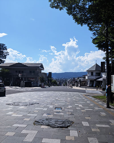 諏訪大社下社秋宮参道