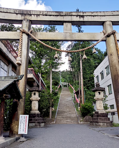 手長神社参道