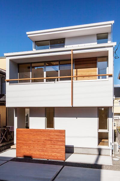 SE構法三階建ての住まい
