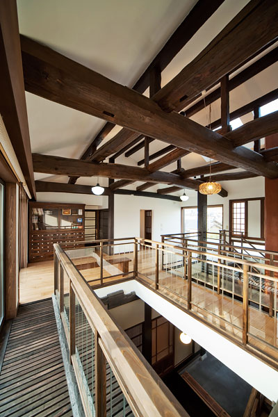 古い寺社の梁を再活用