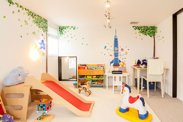 ロフトと繋がる子供部屋