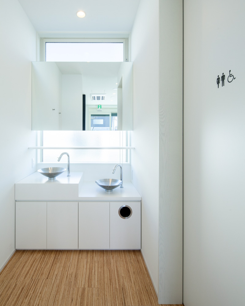 やすもと歯科医院:トイレ01