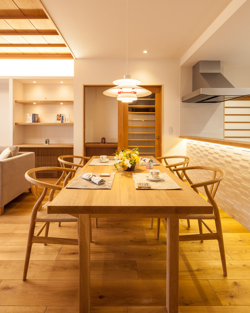 大工製作のダイニングテーブル
