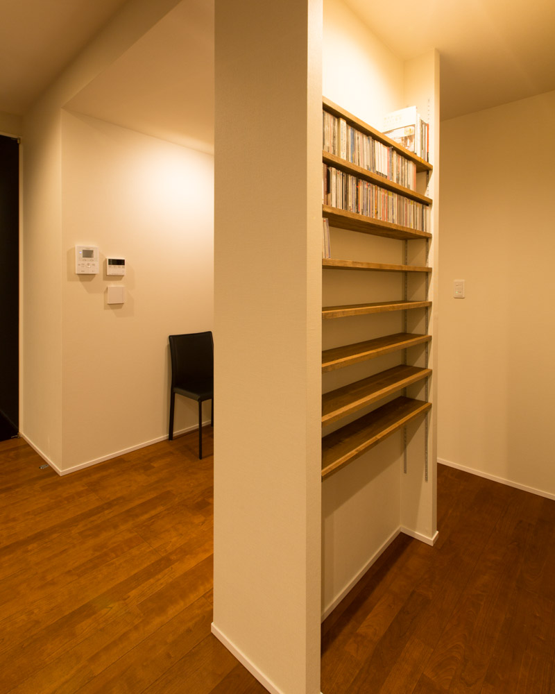 耐震をしっかりと考え、残さなければならい柱は残し、収納として活用する