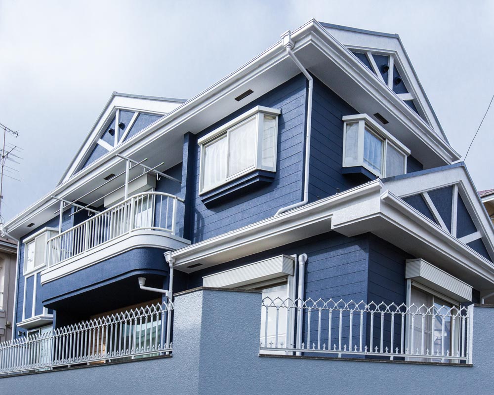 マリンブルーに再塗装した外観でイメージを一新