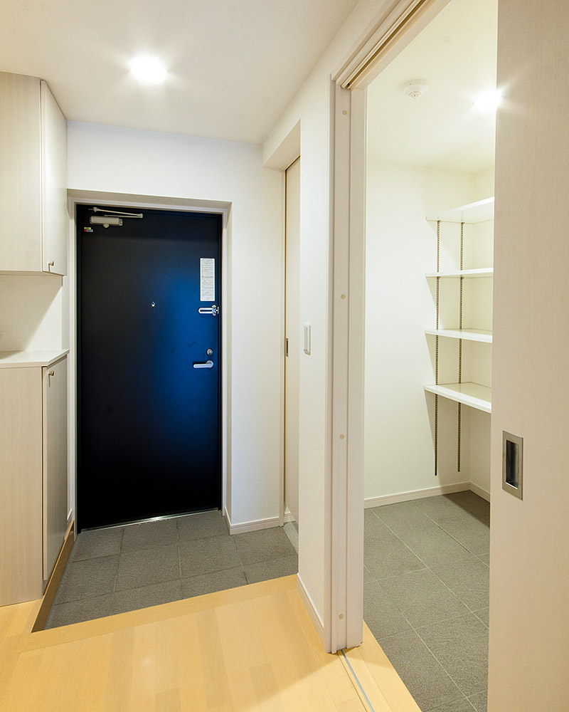 玄関横に設けられたシューズクローゼット。