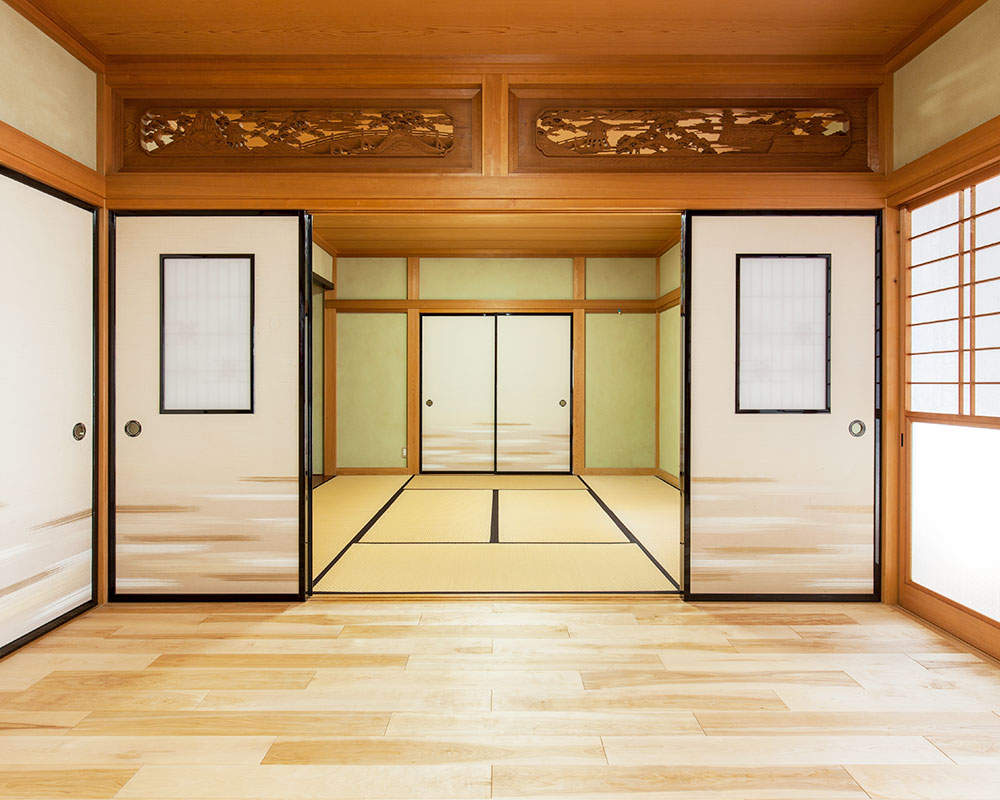 カバザクラの床材を採用した寝室