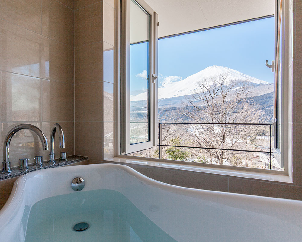 富士山を眺められる浴室