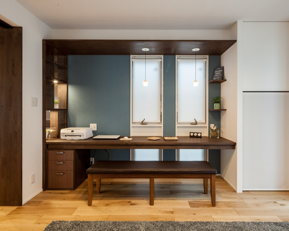 LDKに隣接した洋室は家族皆のワークスペースに。