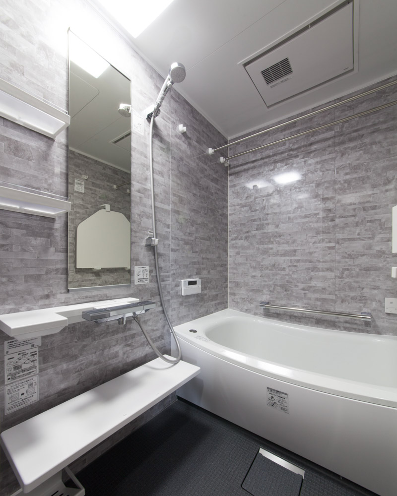 サイズを大きくしたユニットバス。高級感のある浴室にリニューアル