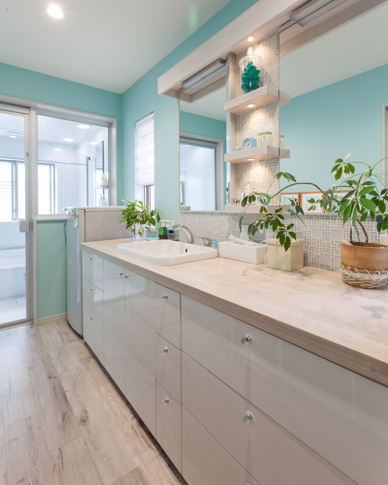 お施主様こだわりのティファニーブルーのサニタリールーム