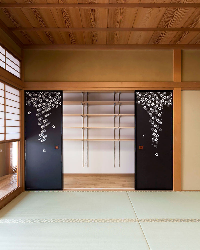 襖の先に設けた収納空間