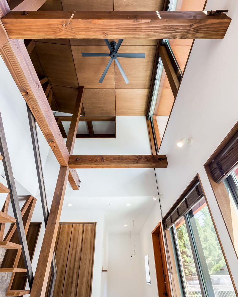 シーリングファンを設置した天井