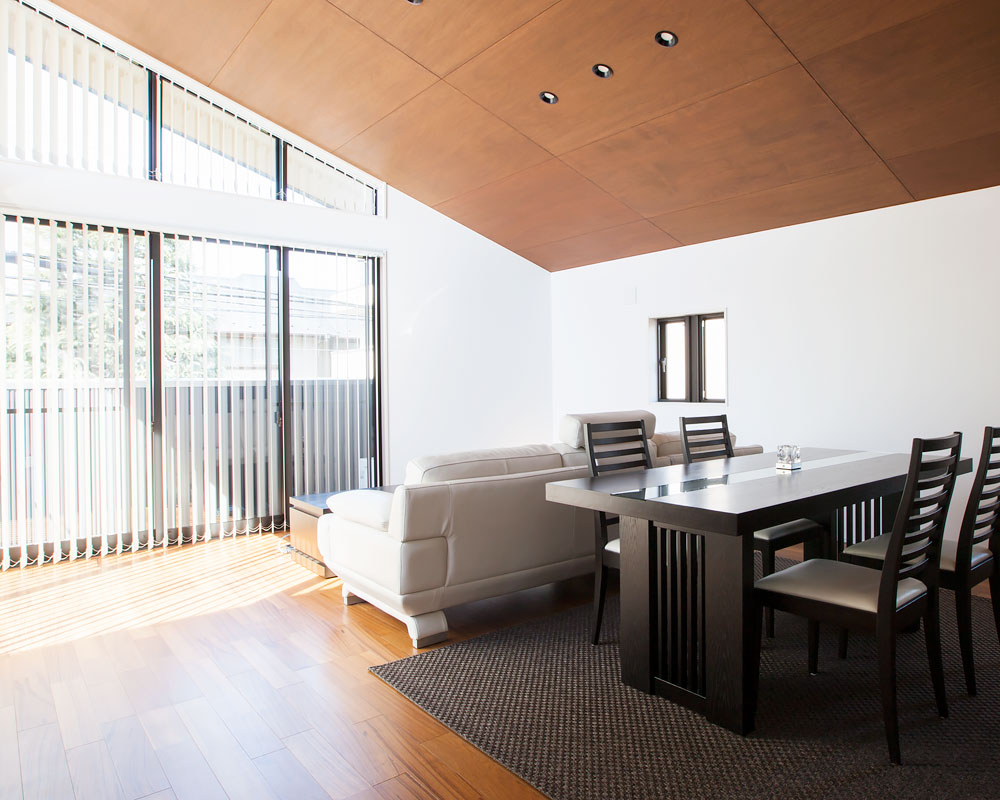 勾配天井とダウンライト