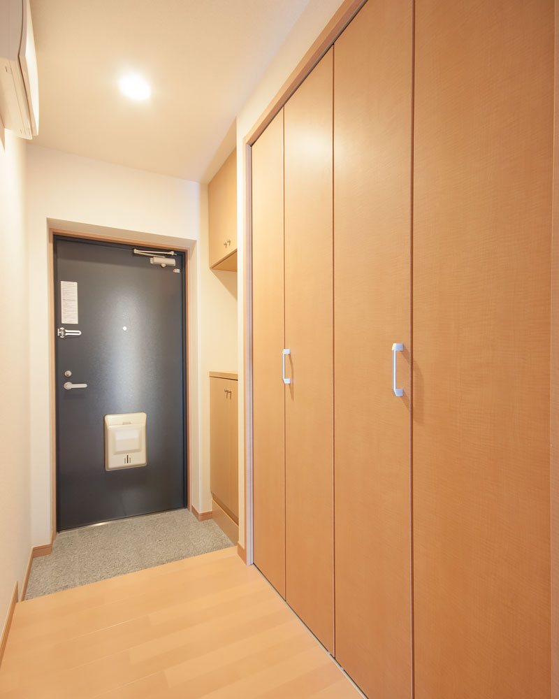 クレア仲町台　ファミリープランのエントランス収納