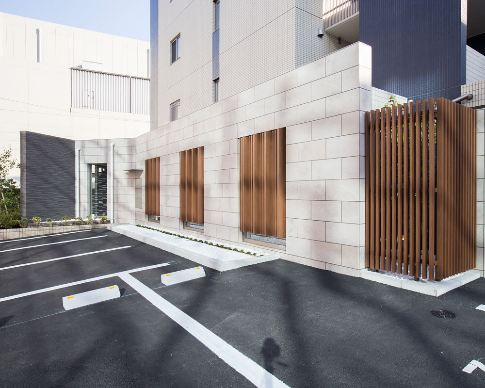 クレア仲町台駐車場