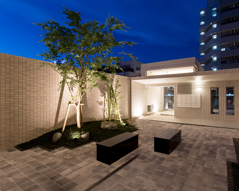 パラッツォ淵野辺中庭夜景