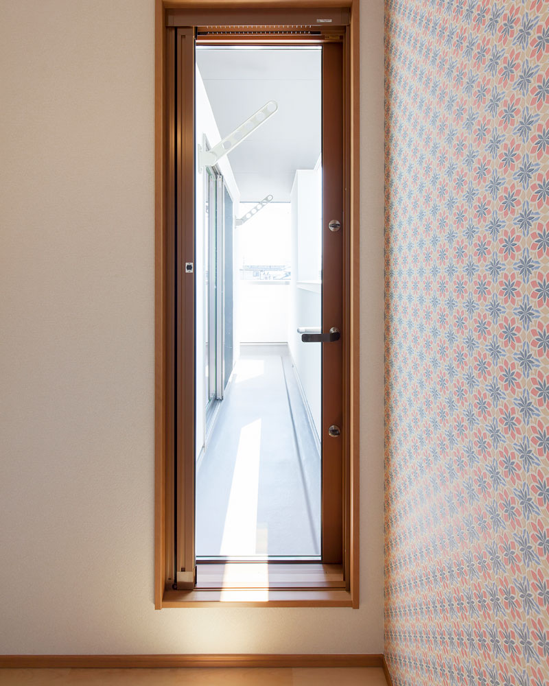 家事室とバルコニーを繋ぐ開口部