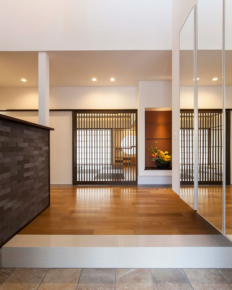 エントランス正面の和室