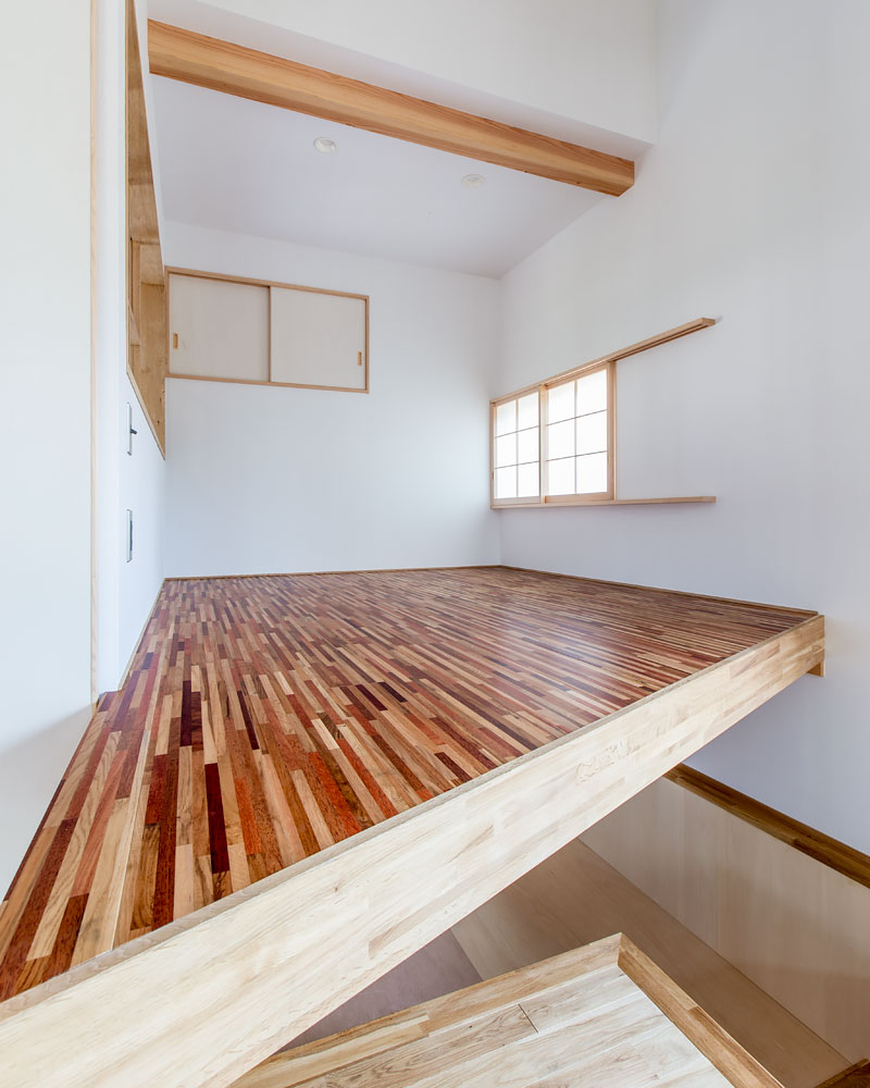 床の貼り方を変えたフリースペース