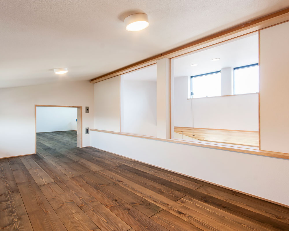 部屋を繋ぐロフト