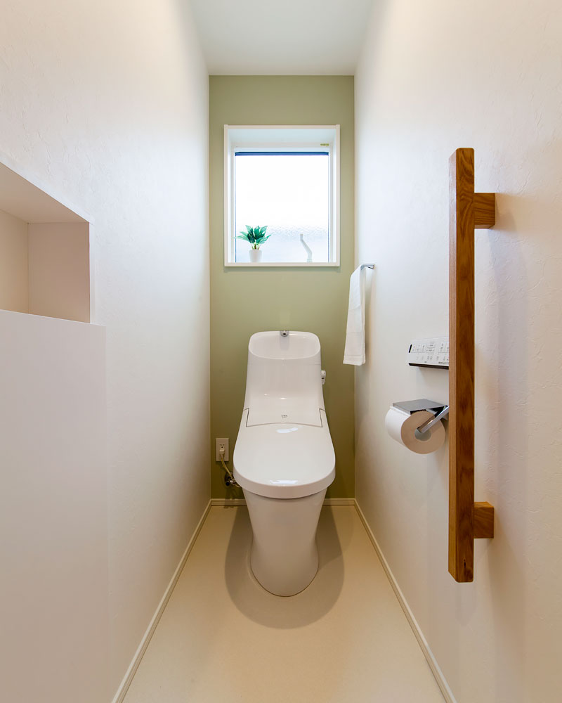 アクセントクロスを貼ったトイレ