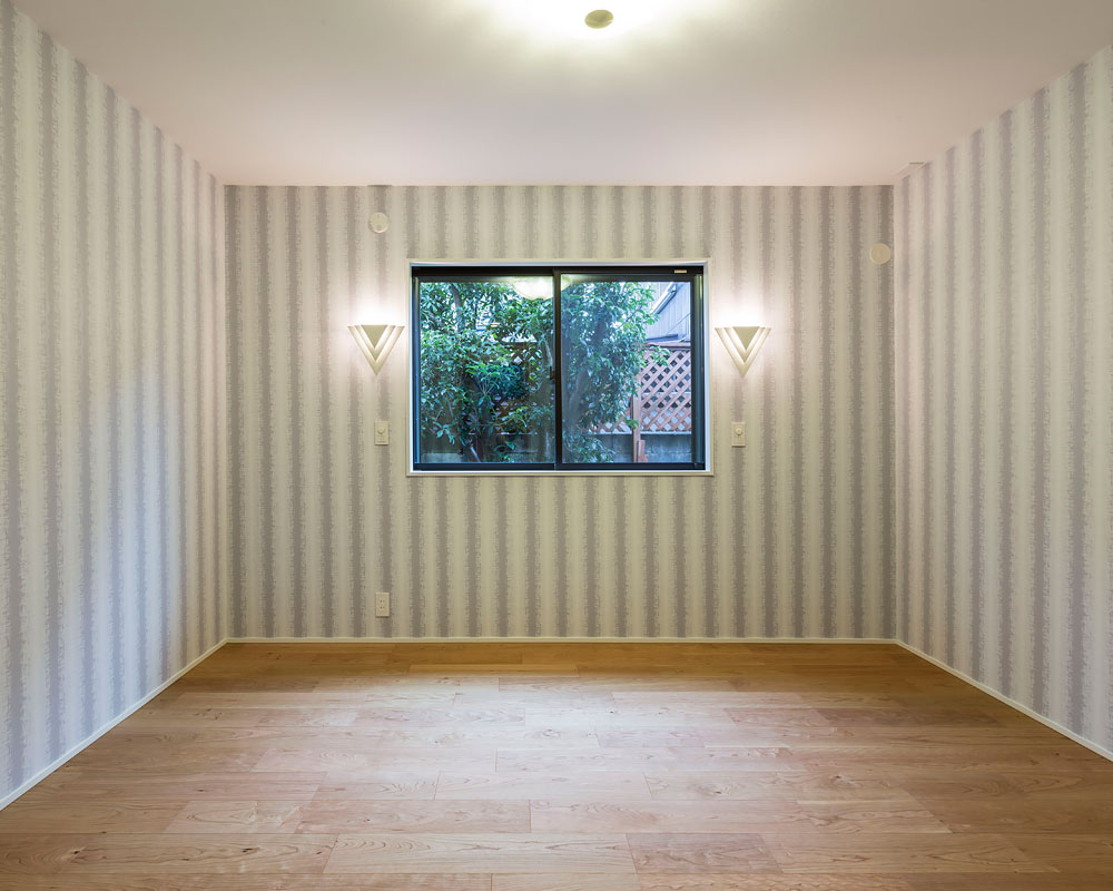 アクセントクロスを貼った洋室