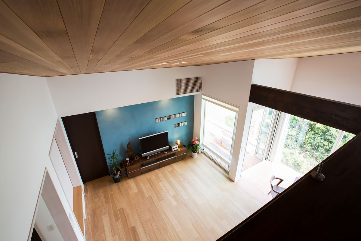 レッドシダーの勾配天井