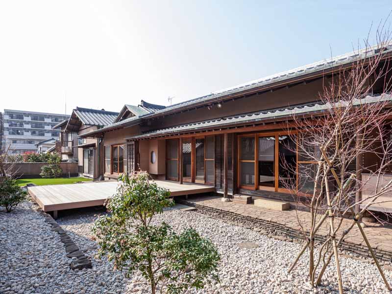 リフォーム施工事例「数寄屋建築のリノベーション」を見る