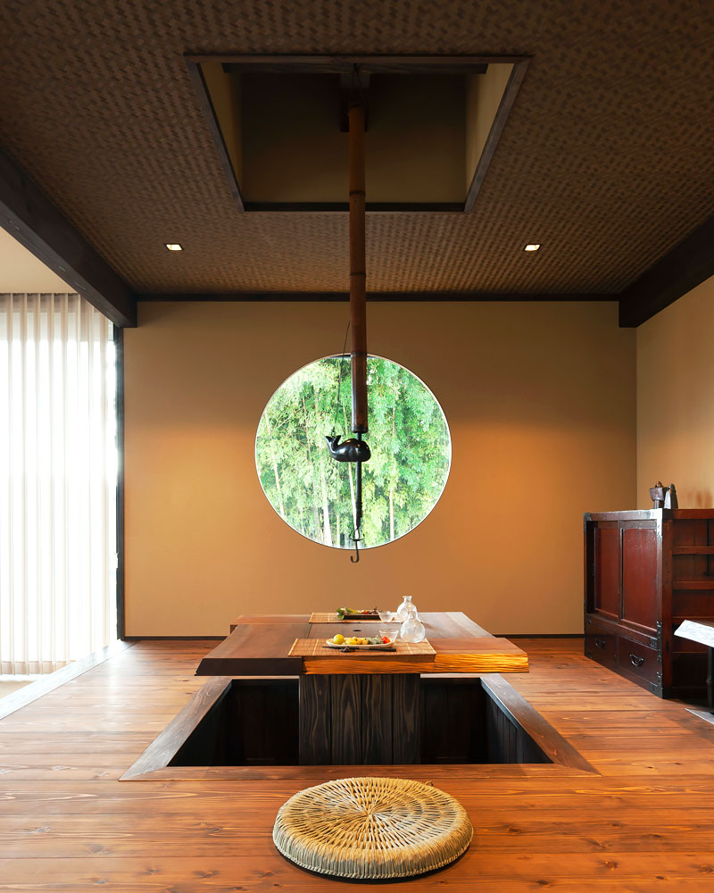 旅館のような風情のダイニング