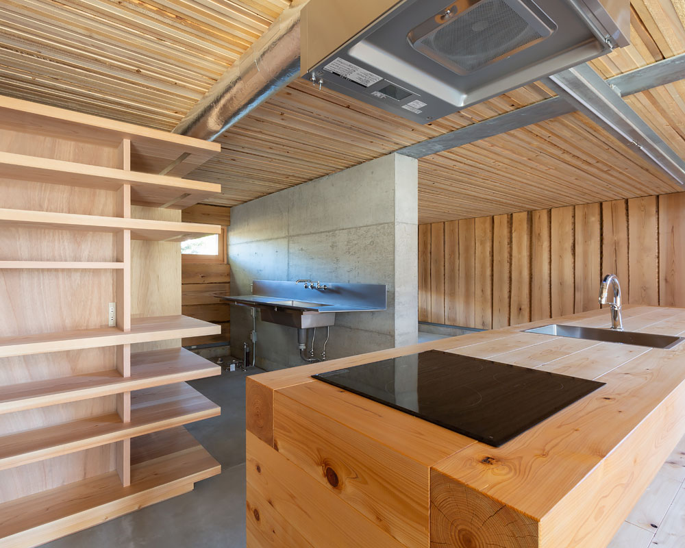 ヒノキを用いた制作キッチン