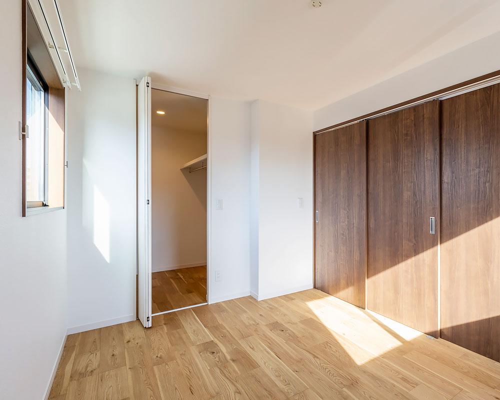 ヴェルメウエスタウォークインクローゼット付きの洋室