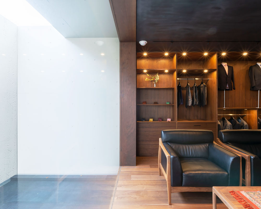 湧水を利用した水盤