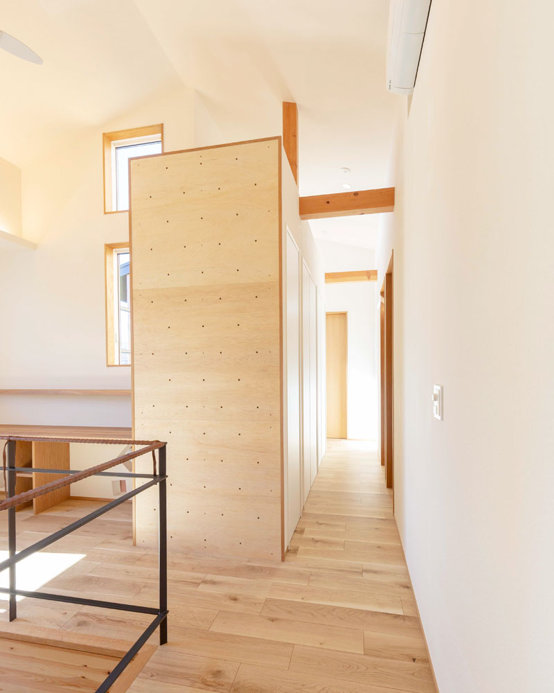 中庭に樹を抱く家:ホール