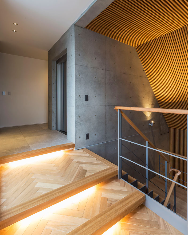 ３階建て住宅に設置されたホームエレベーター