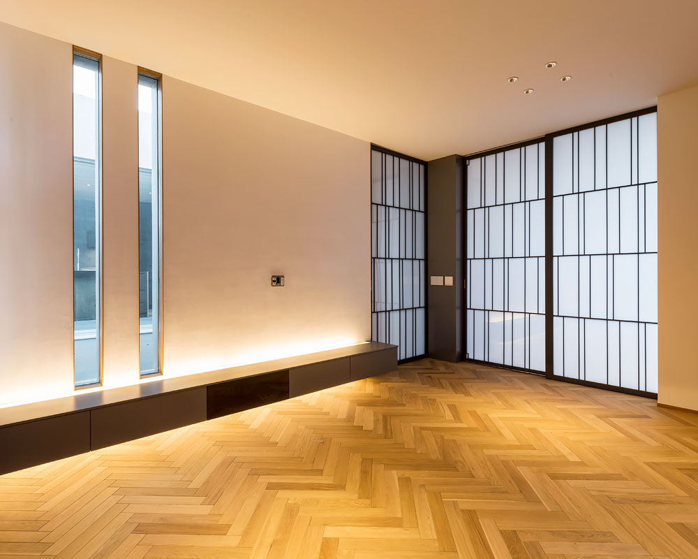 ヘリンボーン貼りのリビング