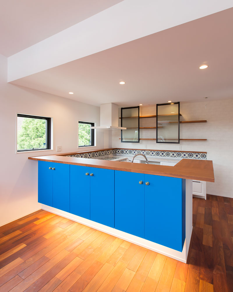 コの字型のオリジナルキッチン