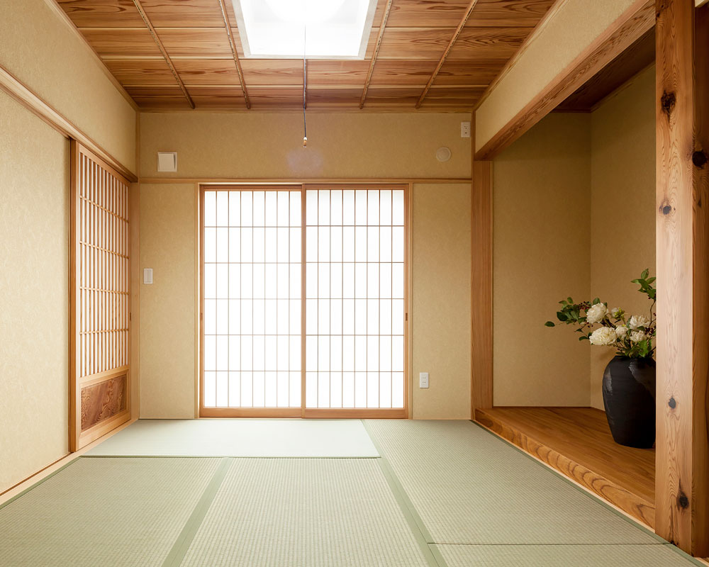 床の間を設けた６帖の和室