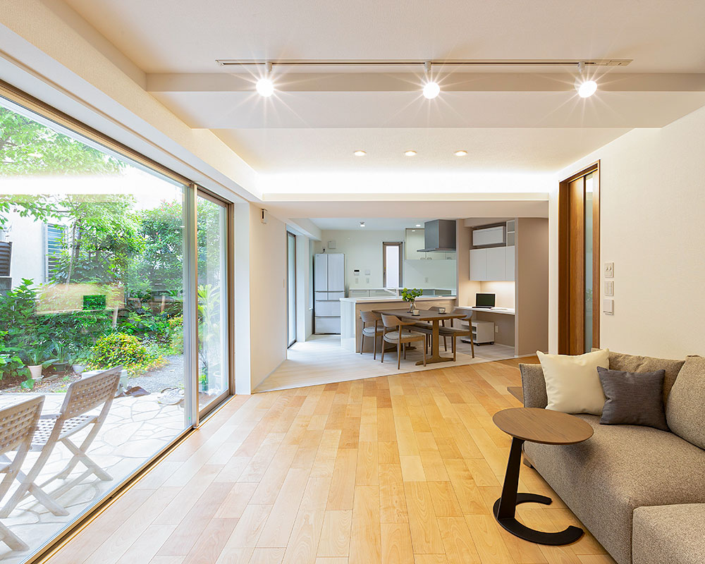 リビングに対して斜めに配置されたキッチン