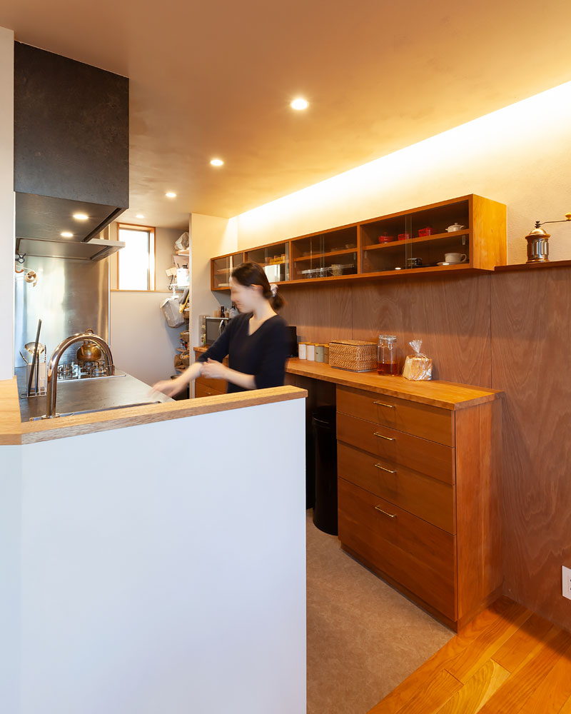 用途に合わせてデザインを変えた造作収納