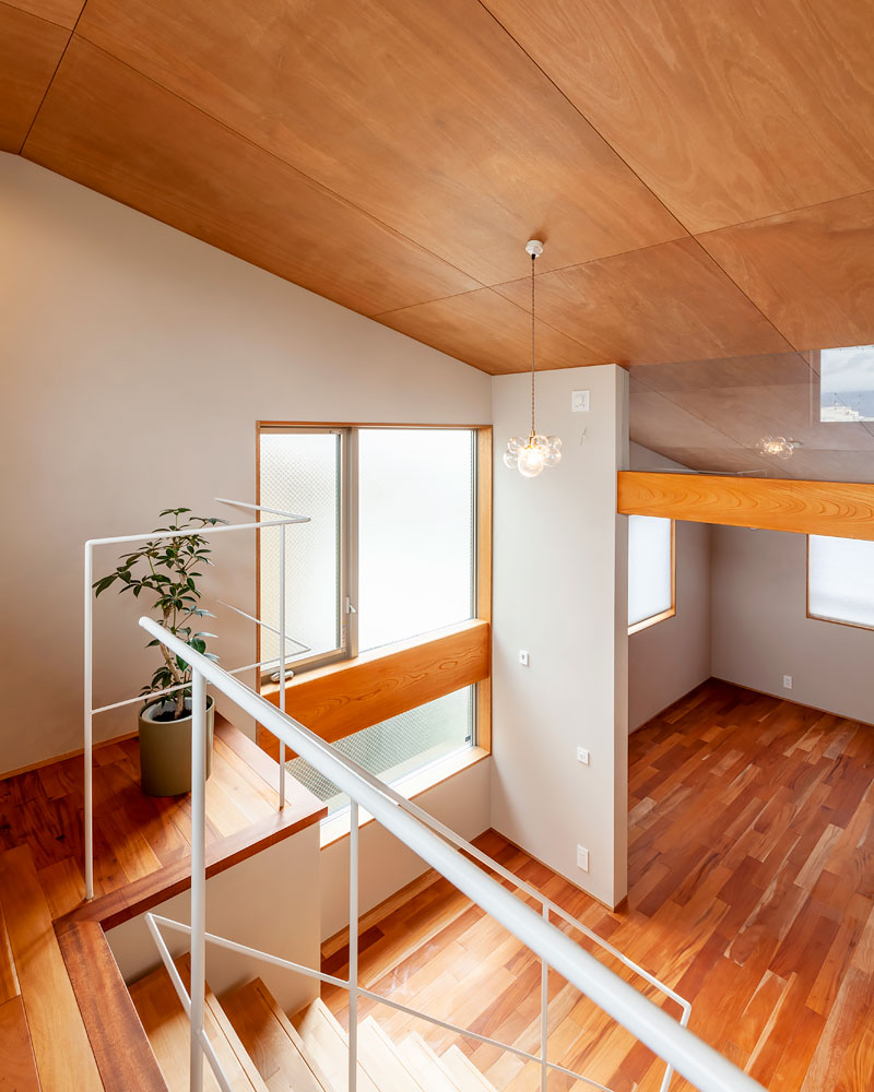 勾配天井と小屋裏