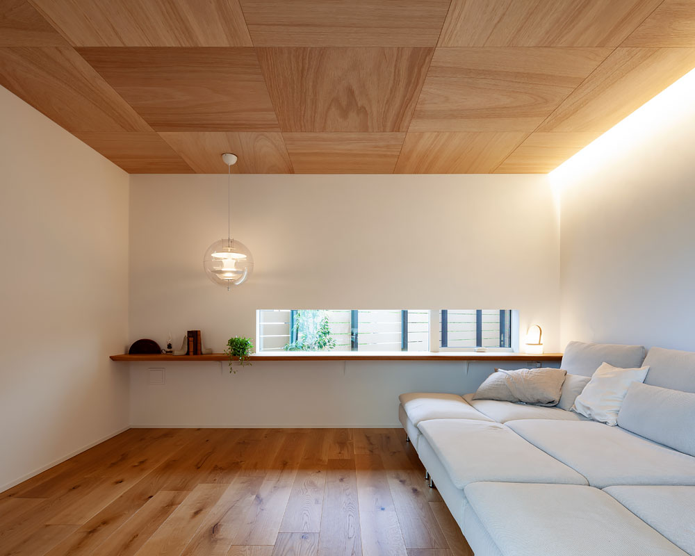 プロジェクターを使用するリビング