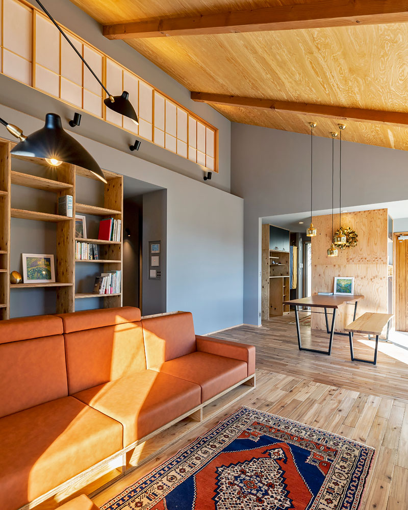 平屋ならではの勾配天井を活かした大空間LDK