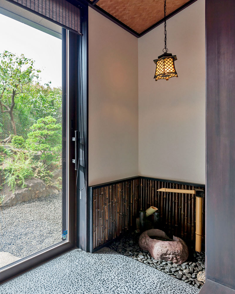 リビング土間に設けた鹿威し