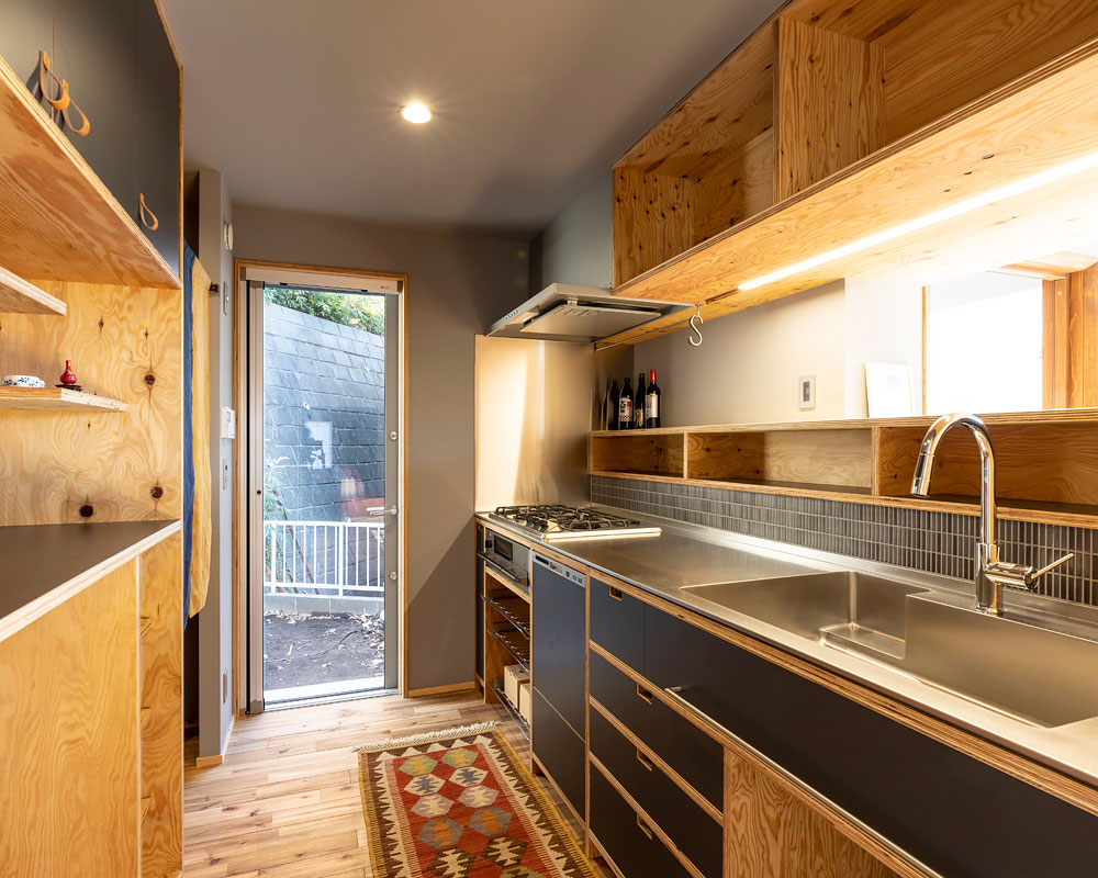 フリーハンドイマイ製の造作キッチン