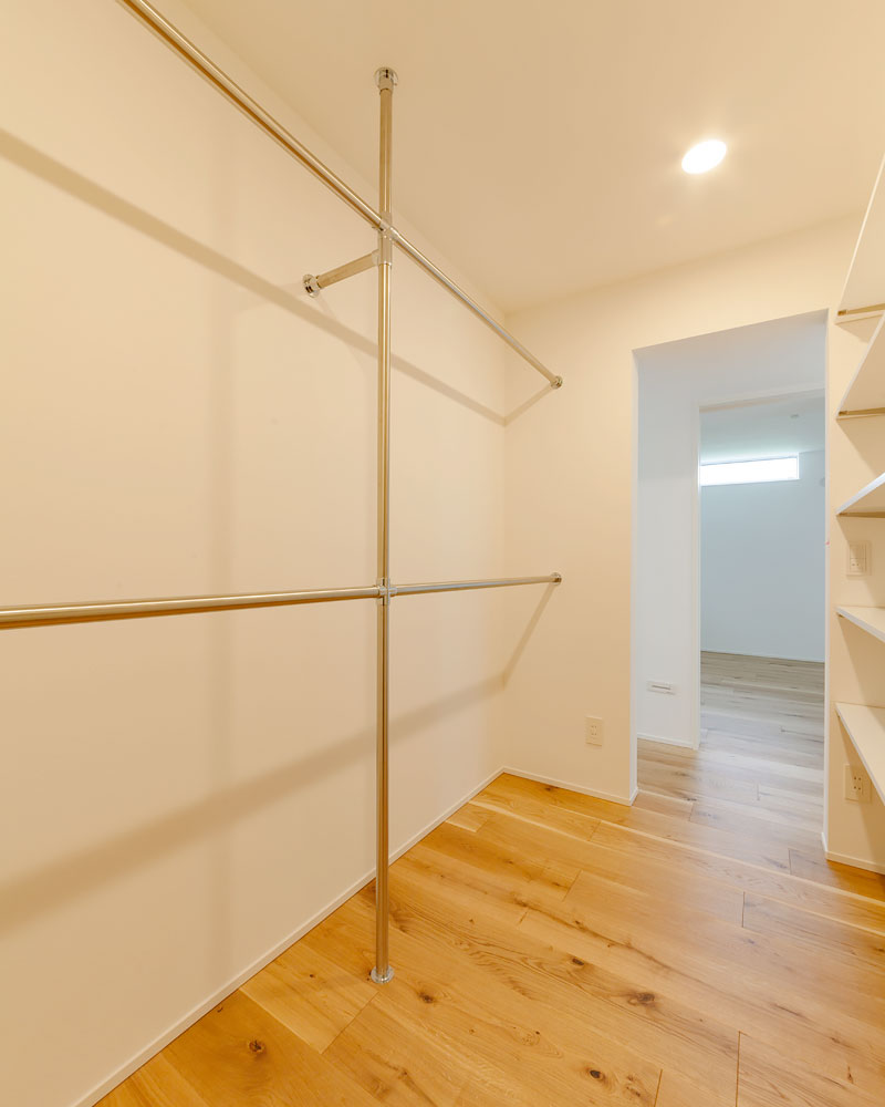 洗濯動線の近くに設けたファミリークローク