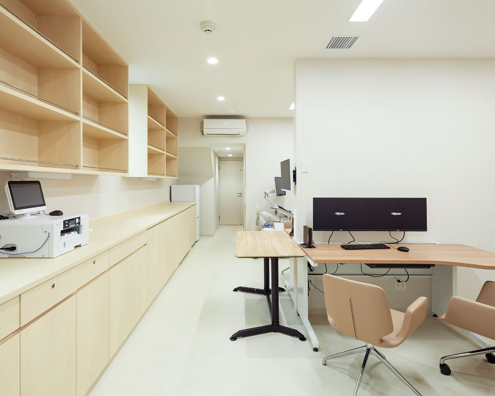 内科と小児科がバックヤードで繋がる配置